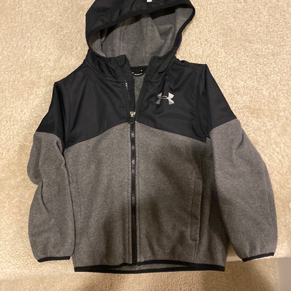 Under armour boys jacket 6 years old